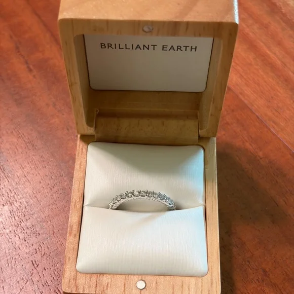 BRAND NEW never worn Brilliant Earth Lab Diamond Wedding Band Size 7.5